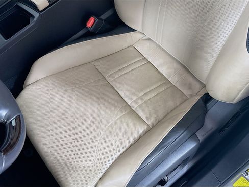 Used 2019 Lexus ES 350 Luxury image 22