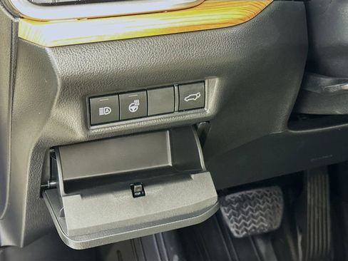 Used 2024 Toyota Grand Highlander Limited image 10