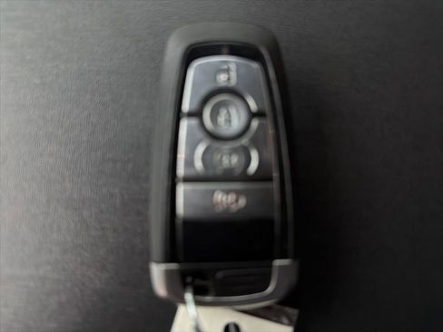 Used 2022 Ford Bronco Badlands image 29