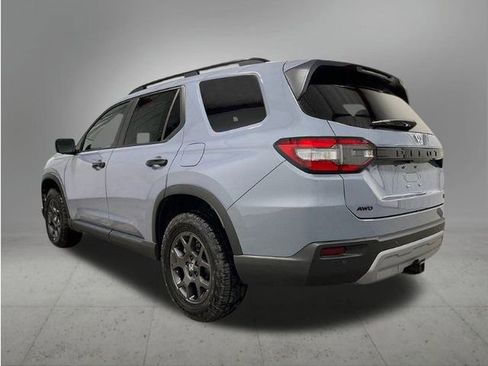 New 2025 Honda Pilot TrailSport image 3