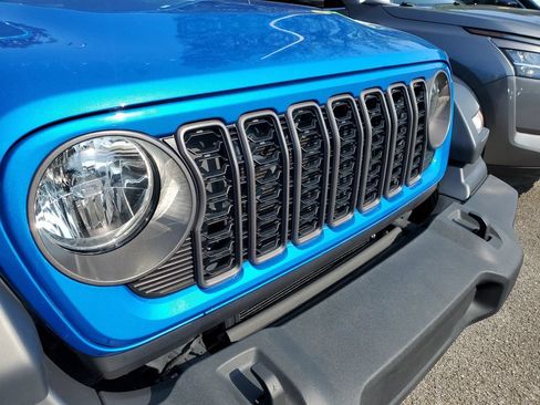 Used 2024 Jeep Wrangler Sport AWD/4WD image 37