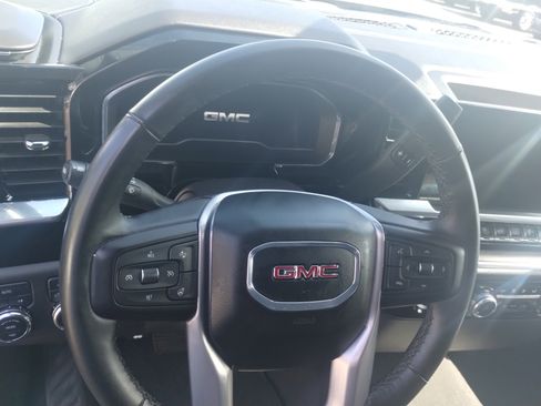 Used 2024 GMC Sierra 1500 SLT image 11