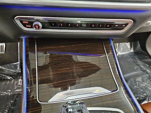 Used 2019 BMW X7 xDrive50i w/ Premium Package AWD/4WD image 19