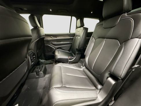 New 2025 Jeep Grand Cherokee L Limited w/ Black Appearance Package image 11