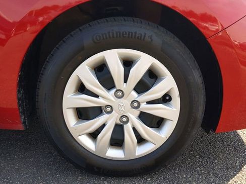 Used 2019 Hyundai Accent SE FWD image 10