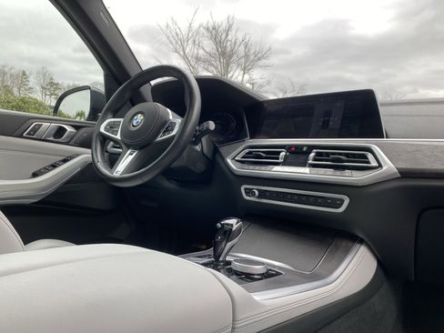 Used 2023 BMW X5 xDrive40i w/ M Sport Package image 6