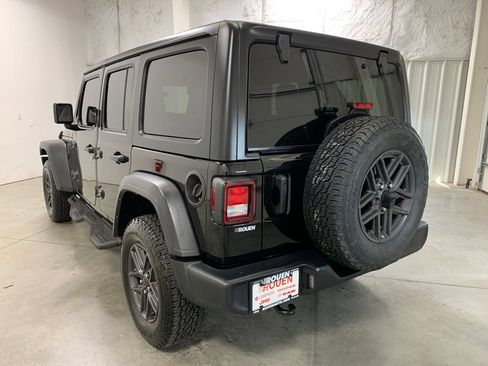 Used 2024 Jeep Wrangler Unlimited Sport AWD/4WD image 22