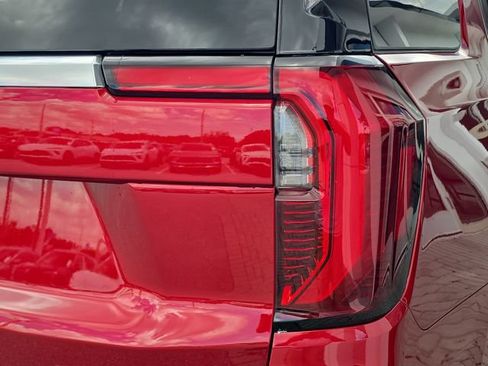 New 2026 GMC Yukon Denali w/ Denali Reserve Package AWD/4WD image 8