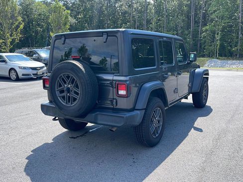 Used 2024 Jeep Wrangler Unlimited Sport AWD/4WD image 7