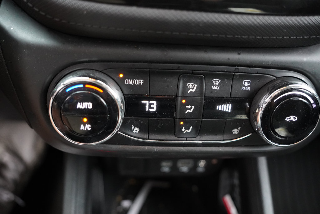 Used 2021 Chevrolet TrailBlazer LT w/ Convenience Package FWD image 6