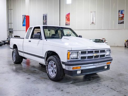 Used 1993 Chevrolet S10 Pickup 2WD Extended Cab image 9