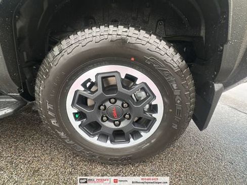 New 2025 Toyota 4Runner TRD Off-Road Premium image 18
