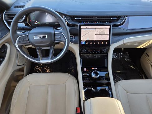 Used 2022 Jeep Grand Cherokee Limited 4xe image 26