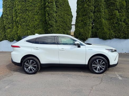Used 2021 Toyota Venza LE AWD/4WD image 11