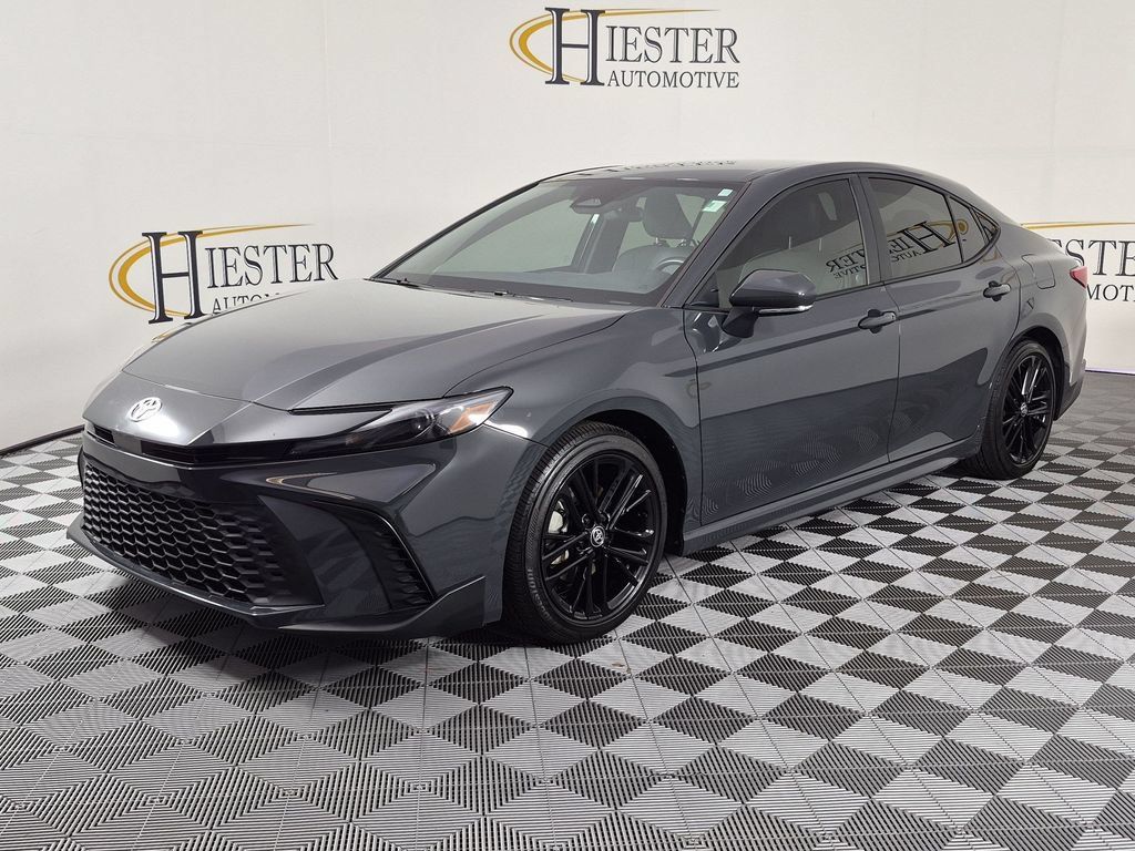 Used 2025 Toyota Camry SE FWD image 8
