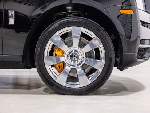 Used 2022 Rolls-Royce Cullinan AWD/4WD image 16