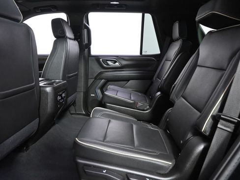 Used 2021 Chevrolet Tahoe Premier w/ Premium Package AWD/4WD image 21