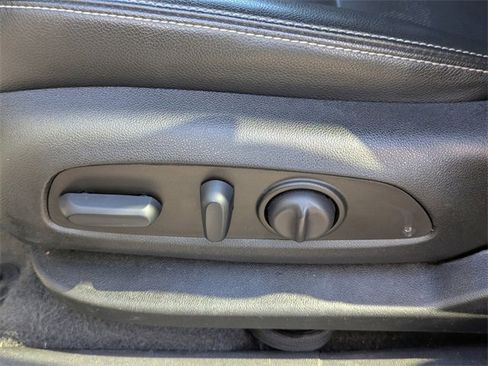 Used 2023 GMC Terrain SLT image 21