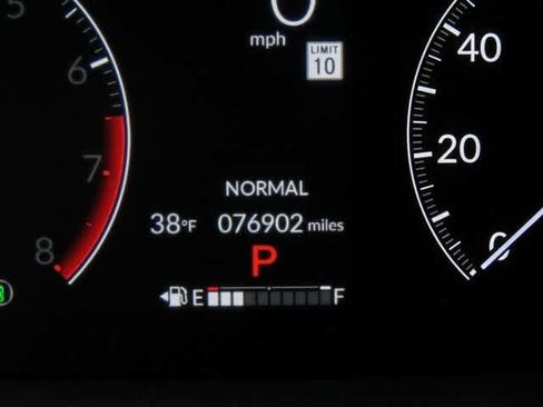 Certified 2025 Honda Pilot Touring image 31