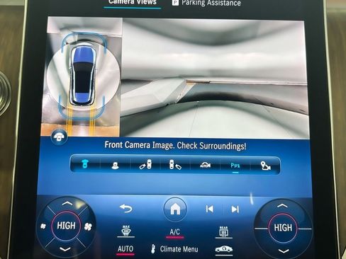 Used 2024 Mercedes-Benz GLC 43 AMG 4MATIC image 21