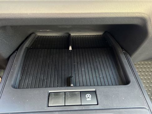 Used 2026 Toyota Corolla Cross L image 17