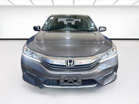 Used 2017 Honda Accord EX image 2