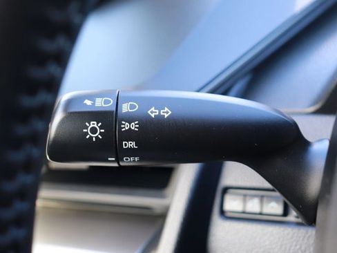 Used 2025 Toyota Prius LE image 20