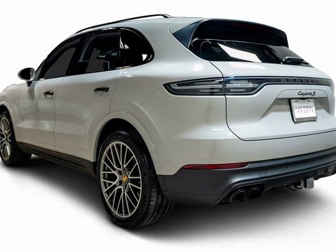 Used 2022 Porsche Cayenne S Platinum image 17