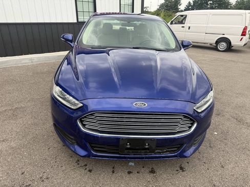 Used 2016 Ford Fusion SE FWD image 3