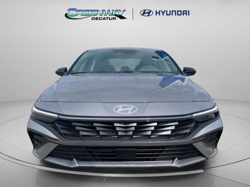 New 2026 Hyundai Elantra SEL Sport FWD image 2