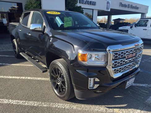 Used 2022 GMC Canyon Denali w/ Denali Black Edition Package image 29