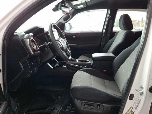 Used 2023 Toyota Tacoma TRD Sport AWD/4WD image 12