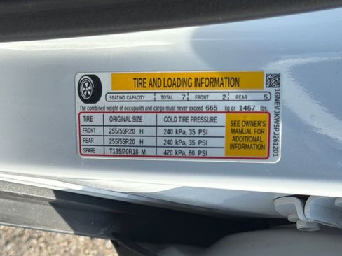 Used 2023 Chevrolet Traverse RS w/ LPO, Floor Liner Package AWD/4WD image 28