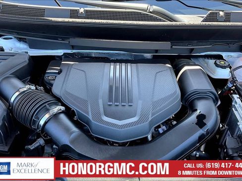 Used 2025 Buick Enclave Sport Touring w/ LPO, Floor Liner Package FWD image 31