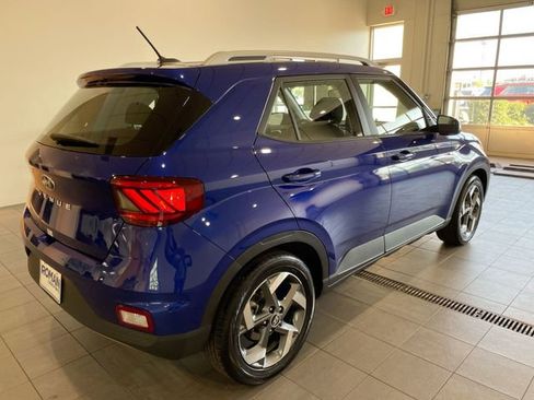 Used 2025 Hyundai Venue SEL image 5