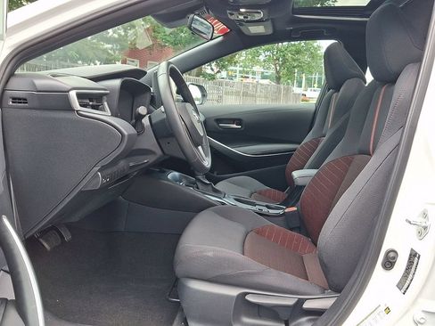 Used 2024 Toyota Corolla SE w/ SE Premium Package FWD image 14