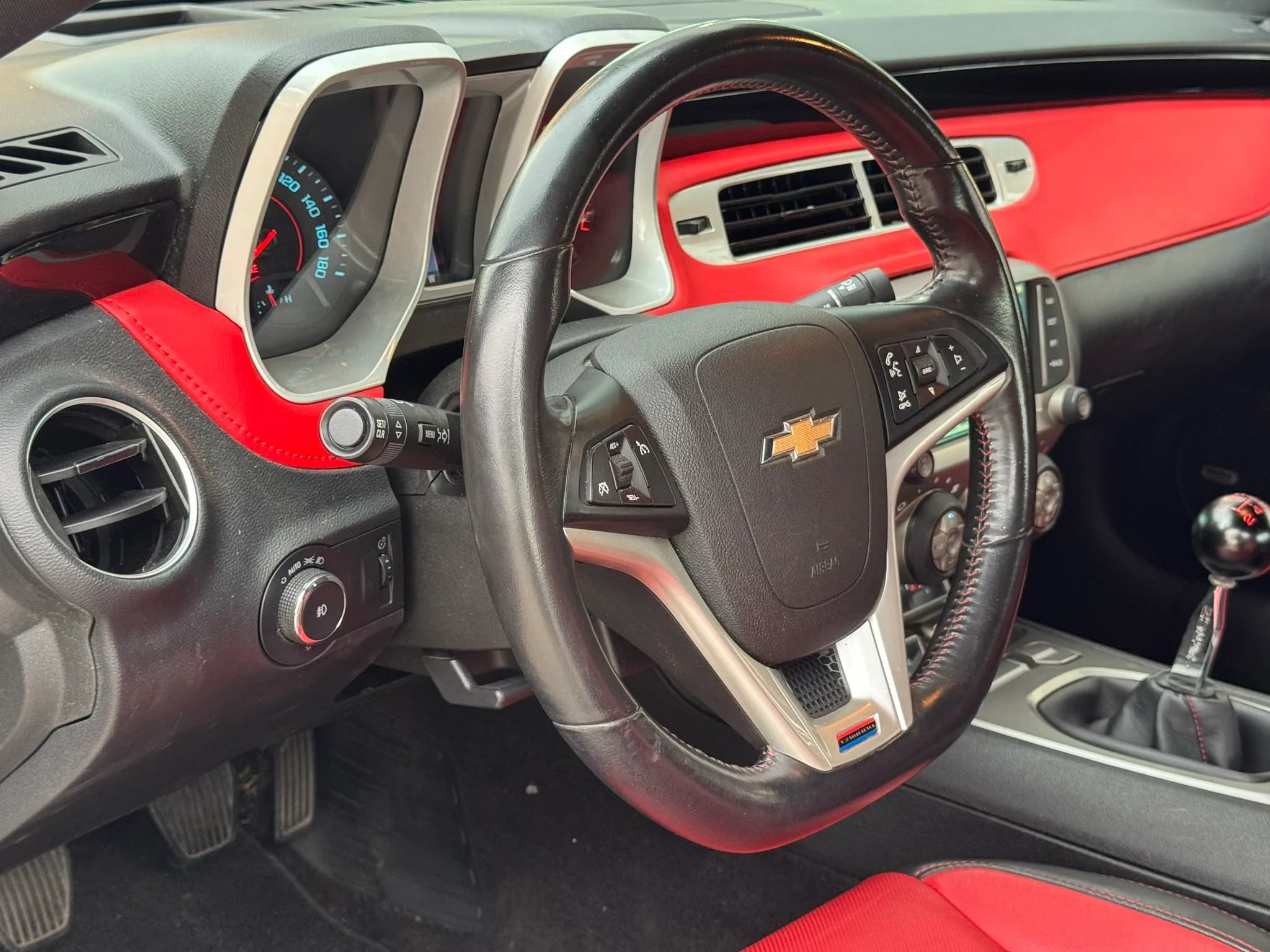 Used 2015 Chevrolet Camaro SS w/ Commemorative Special Edition RWD image 17