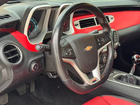 Used 2015 Chevrolet Camaro SS w/ Commemorative Special Edition RWD image 17