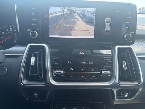 Used 2023 Kia Sorento S w/ Panoramic Sunroof Package FWD image 11