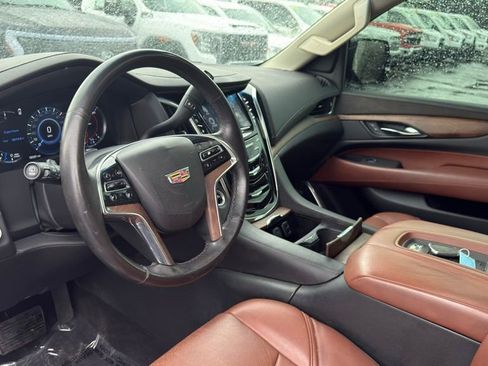 Used 2016 Cadillac Escalade Premium AWD/4WD image 9
