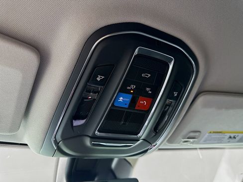 Used 2023 Jeep Grand Cherokee L Limited w/ Luxury Tech Group II image 36