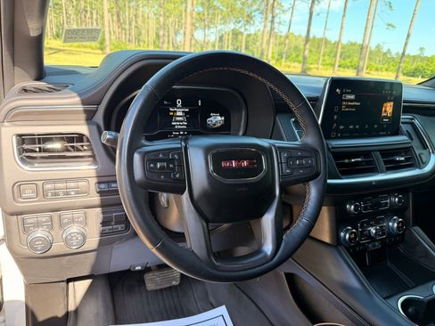 Used 2023 GMC Yukon AT4 AWD/4WD image 17