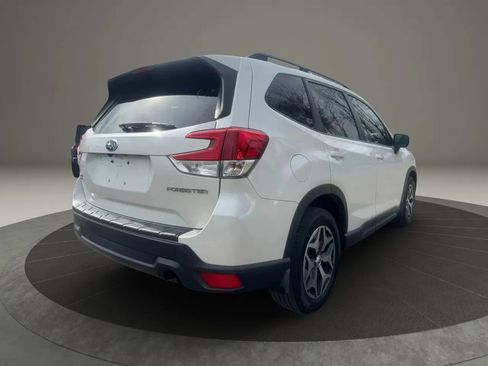 Used 2019 Subaru Forester Premium AWD/4WD image 5