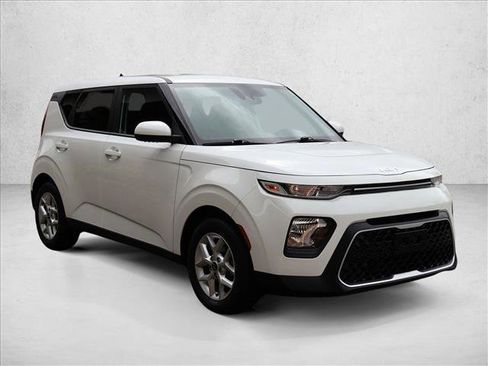 Used 2022 Kia Soul LX w/ Technology Package FWD image 4