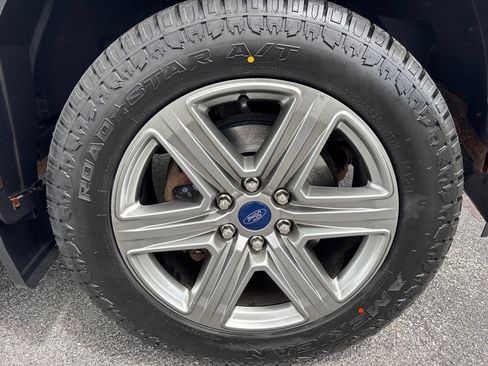 Used 2018 Ford F150 XLT w/ Equipment Group 302A Luxury AWD/4WD image 9