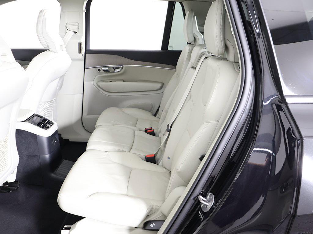 Used 2025 Volvo XC90 T8 Plus w/ Protection Package Premier AWD/4WD image 39