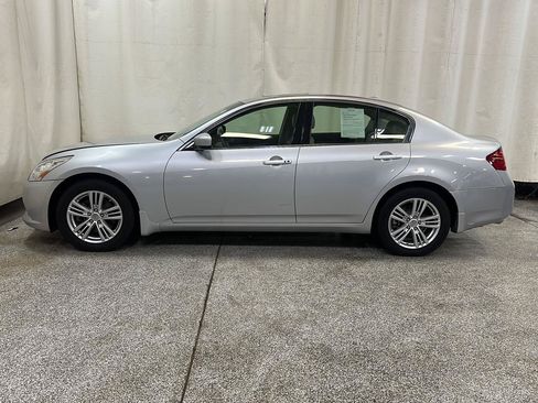 Used 2013 INFINITI G37 x Sedan w/ Premium Pkg AWD/4WD image 2