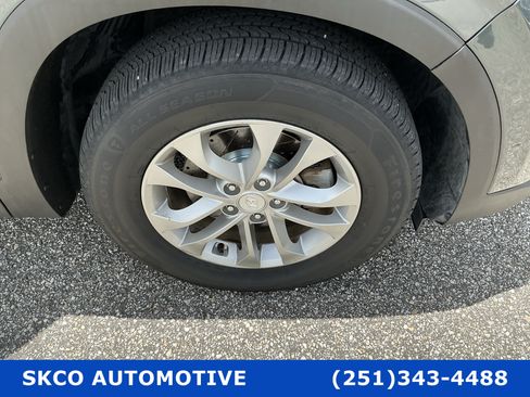 Used 2019 Hyundai Santa Fe SE FWD image 9