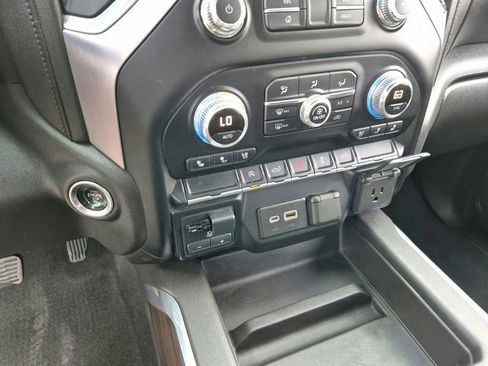 Used 2020 GMC Sierra 1500 SLT RWD image 24