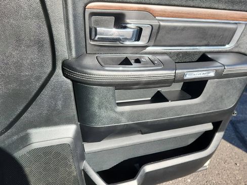 Used 2017 RAM 1500 Laramie w/ Convenience Group AWD/4WD image 14